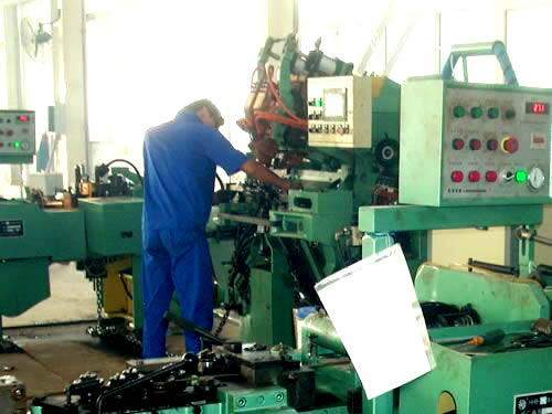 起重91视频成人软件生产车间一角